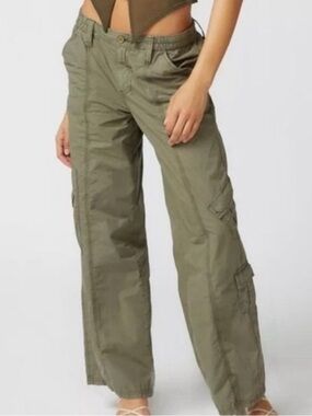 BDG Urban Outfitters Y2K cargo pants olive green women’s XS utility pant army